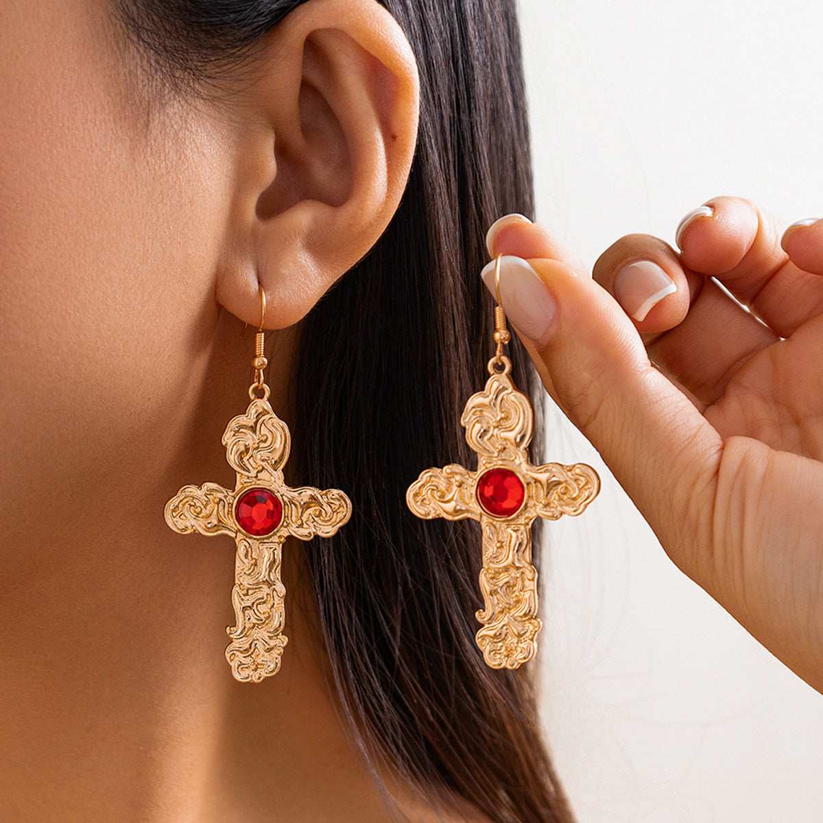 Exaggerated Cross Pendant Necklace for Women in Alloy with Rhinestone Inlay and Lava-Like Liquid Metal Design