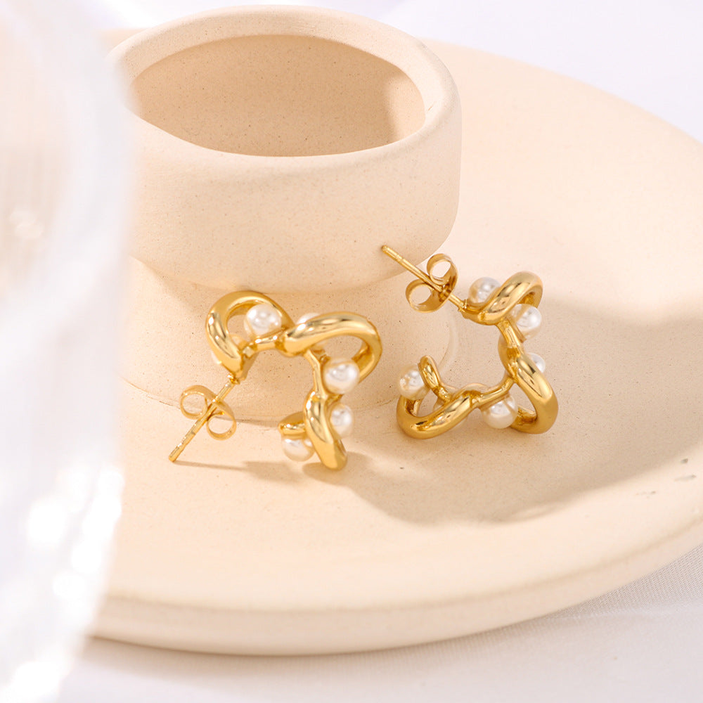 Geometric Pearl-Inlaid Stainless Steel Hoop Earrings with C-Shaped Hollow Design and Vacuum Gold Plating for Women