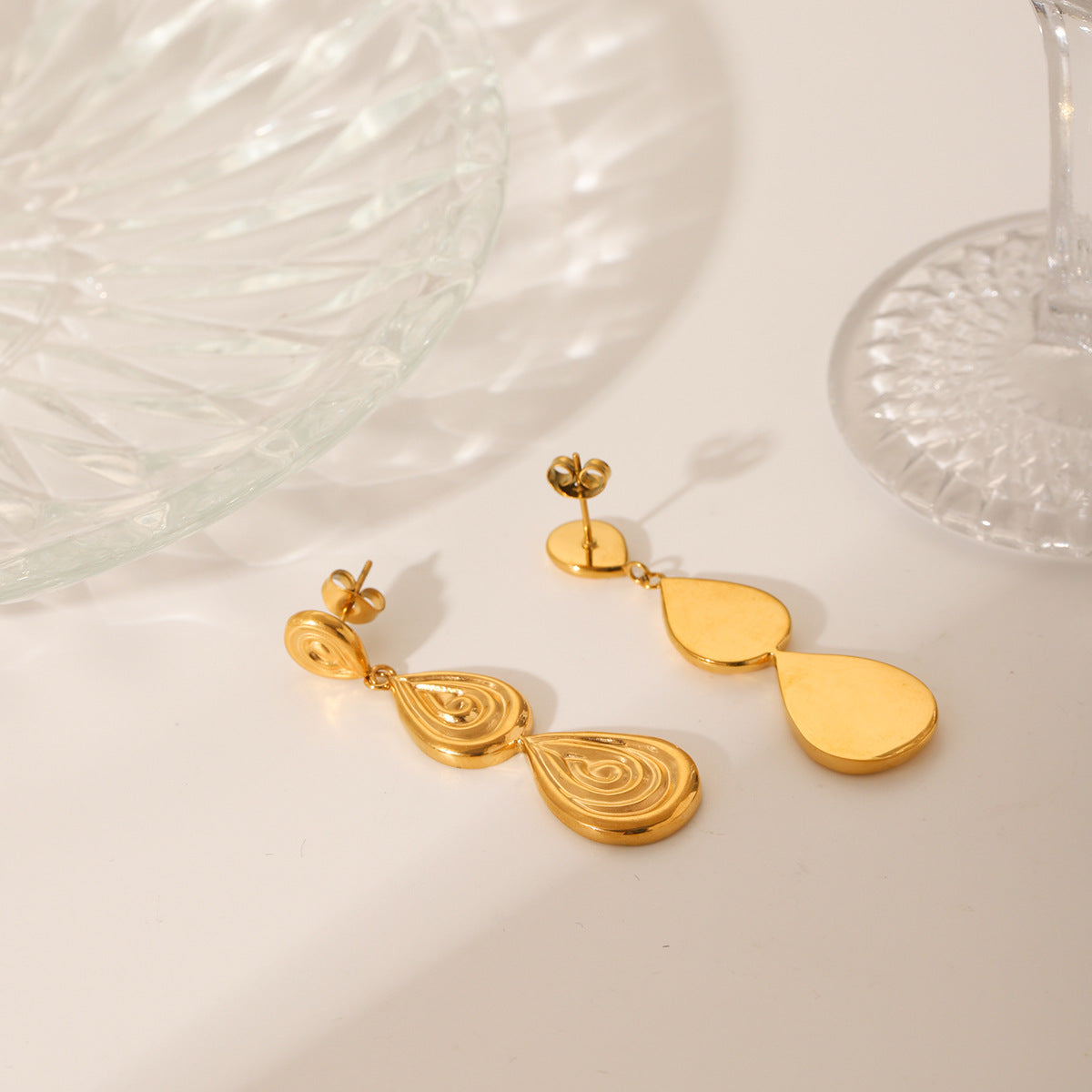 Orecchini da donna in acciaio inossidabile placcati oro 18 carati a goccia geometrica stile Instagram