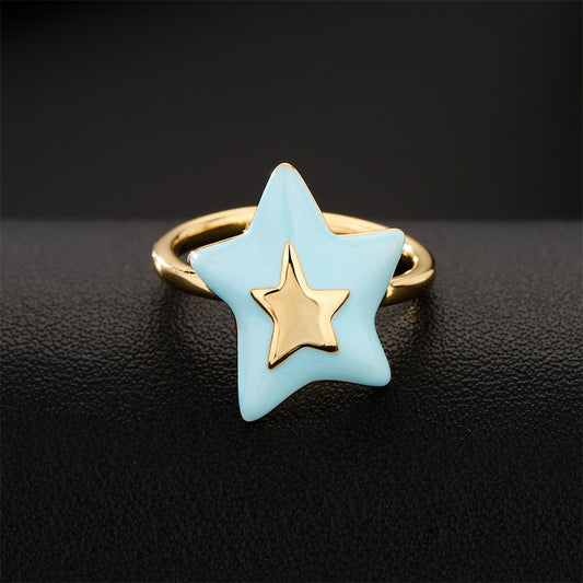 Anillo abierto minimalista irregular de estrella de cinco puntas para mujer en cobre con chapado de oro de 18 quilates y acabado de esmalte