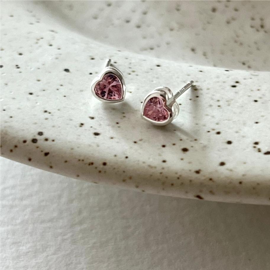 Minimalist Heart-Shaped 925 Sterling Silver Stud Earrings with Multicolor Cubic Zirconia Inlay