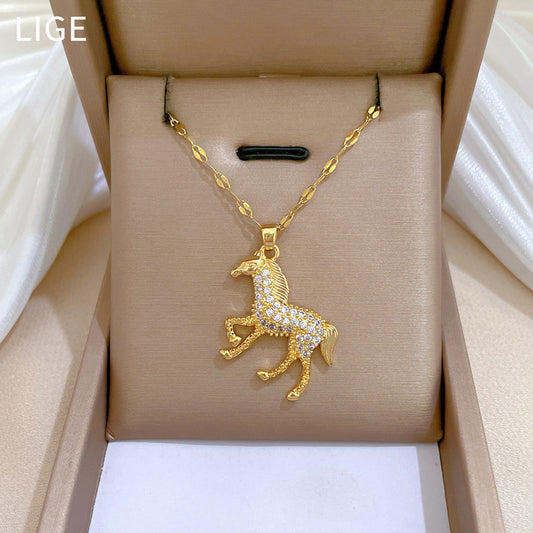 Collana di Lusso con Ciondolo Geometrico di Strass, Catena in Acciaio al Titanio Stile Naturale