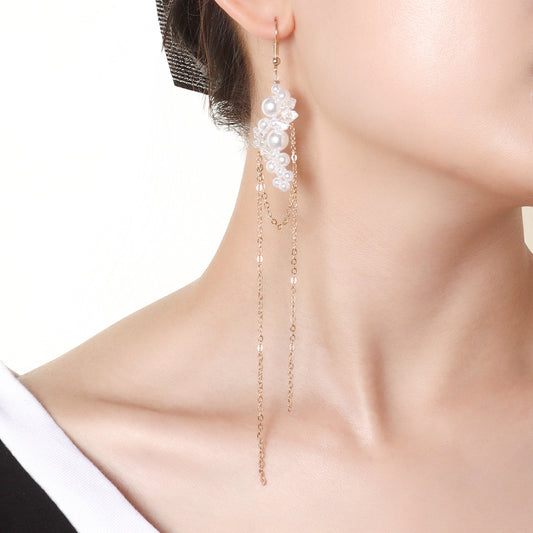 Orecchini a cerchio da donna in lega a forma di luna geometrica, minimalisti, con finitura placcata e dettaglio nappa effetto perla