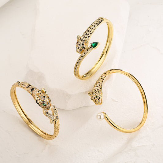Fashionable Leopard-Shaped Geometric Open Bangle for Women Made of Brass with Real Gold Plating and Micro-Paved Zirconia