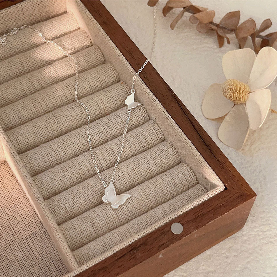 Collana girocollo minimalista da donna in argento sterling 925, con farfalla e catena a sfere