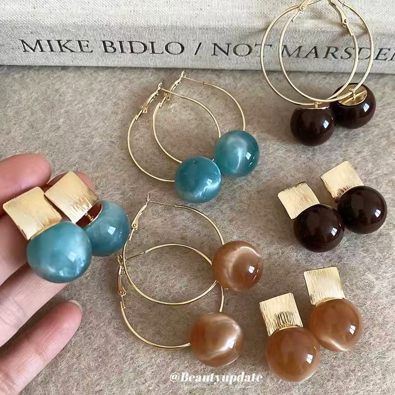Orecchini a perno tondi in resina minimalista con perni in argento 925 da donna — Gioielli per l'orecchio geometrici, alla moda, da ufficio, versatili per tutti i giorni, leggeri e di lusso