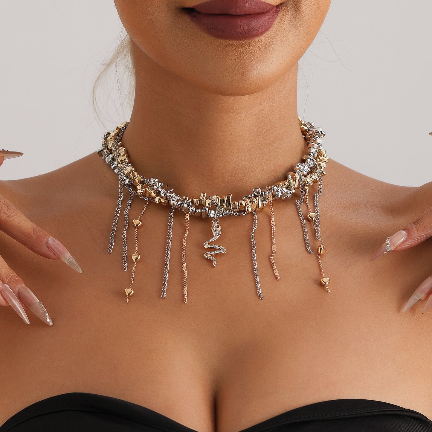 Handmade Irregular Beaded Heart Tassel Snake Pendant Clavicle Necklace in Alloy with Electroplating Finish for Women
