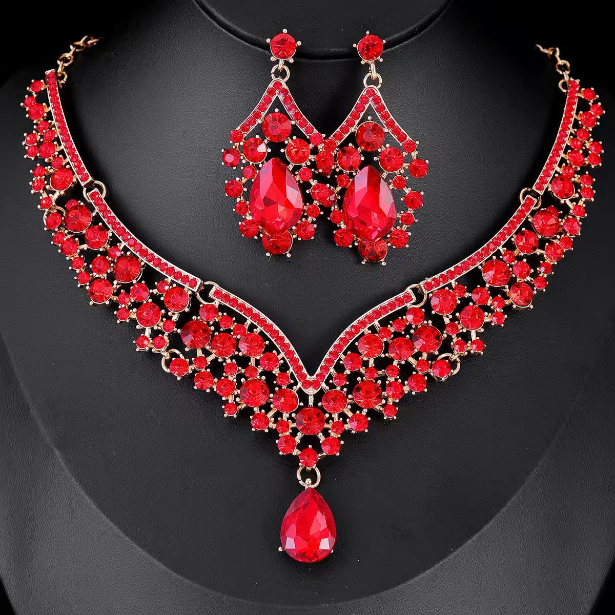 Elegant Heart and Teardrop Shaped Rhinestone Pendant Necklace Set with Electroplated O-Chain, Earrings and Bracelet for Women