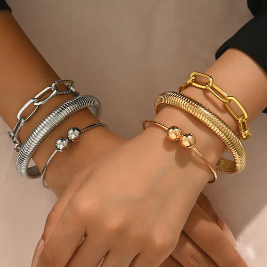 Juego de pulseras trenzadas de metal geométrico minimalista para mujer con aleación de zinc y acabado chapado, accesorio de moda para el día a día