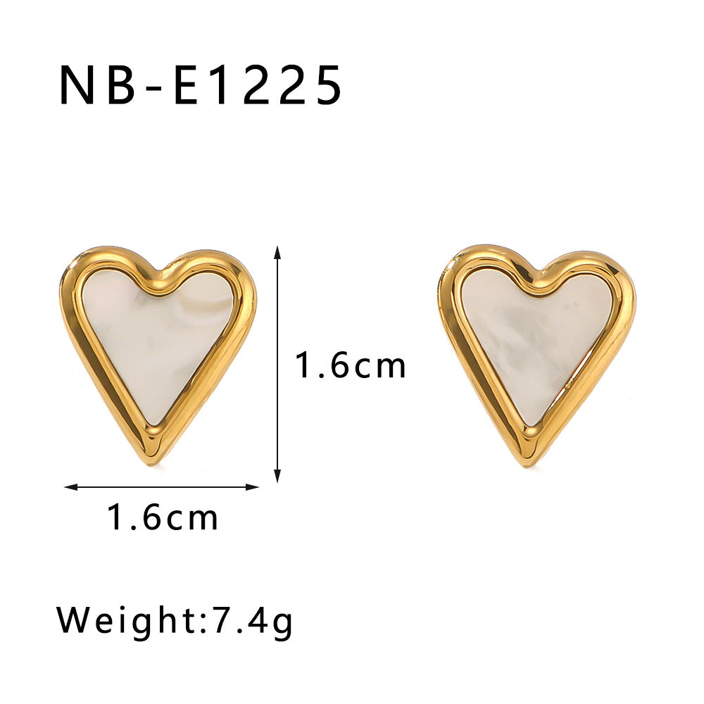Orecchini a perno minimalisti da donna a forma di cuore in acciaio inossidabile con placcatura sottovuoto in oro 18K