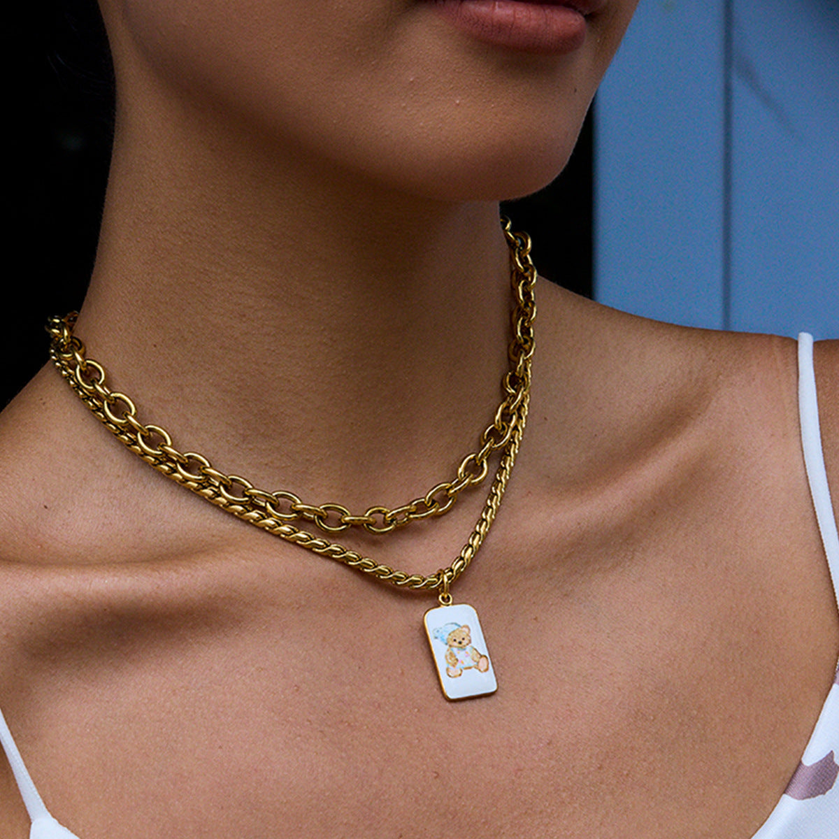 Collar minimalista geométrico chapado en acero titanio para mujer con colgante de oso, cadena de clavícula de acero inoxidable hipoalergénico