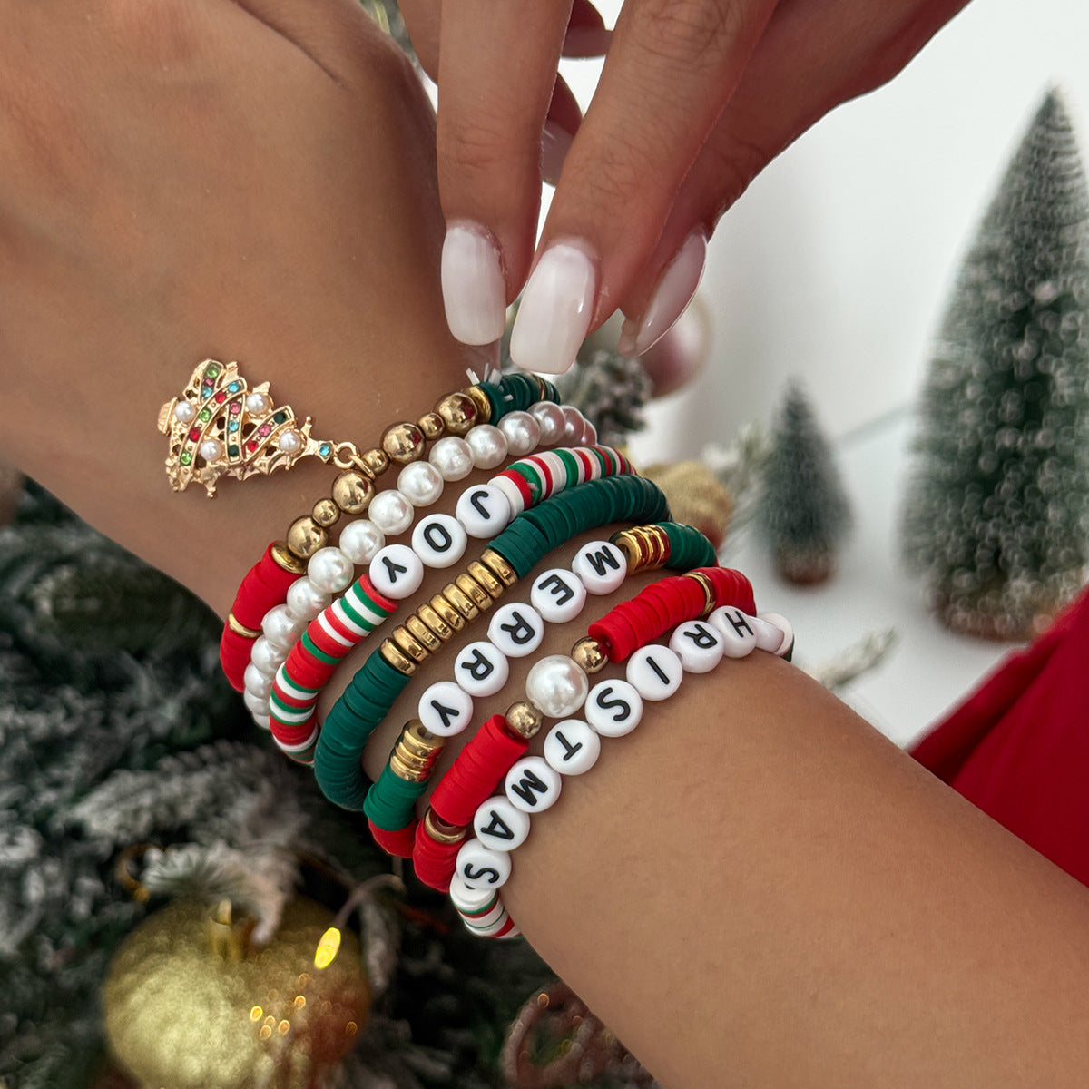 Casual Cartoon Resin Beaded Bracelet Set with Snowflake and Deer Charms for Women Christmas Gift