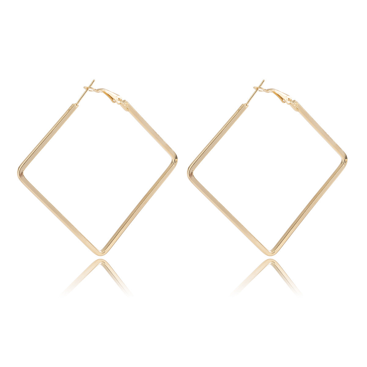 Orecchini a perno geometrici quadrati minimalisti in metallo da donna con design cavo e finitura galvanizzata