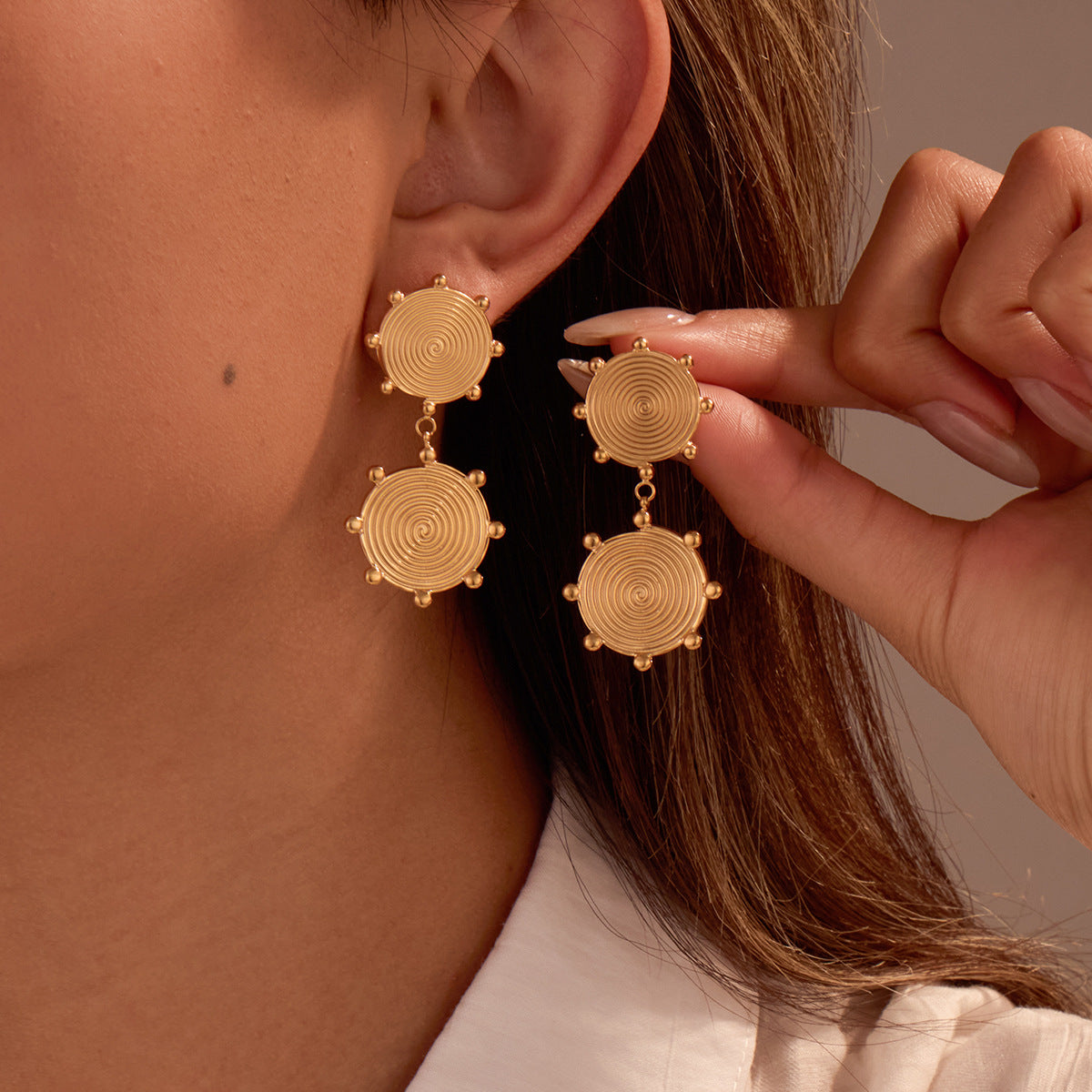 Pendientes de espiral circulares geométricos de acero inoxidable bañados en oro de 18 quilates OL para mujer