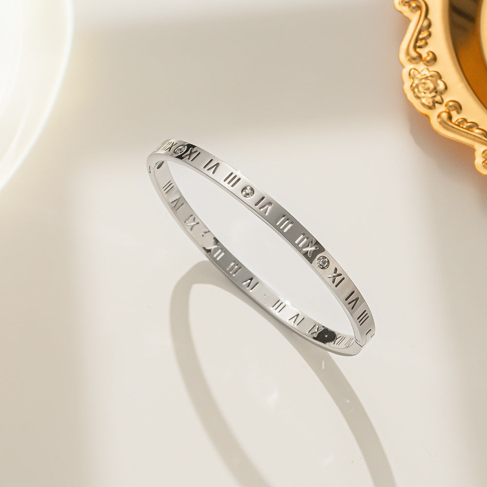 Bracciale con numeri romani in acciaio al titanio con placcatura in oro, bracciale aperto regolabile, gioielli da donna