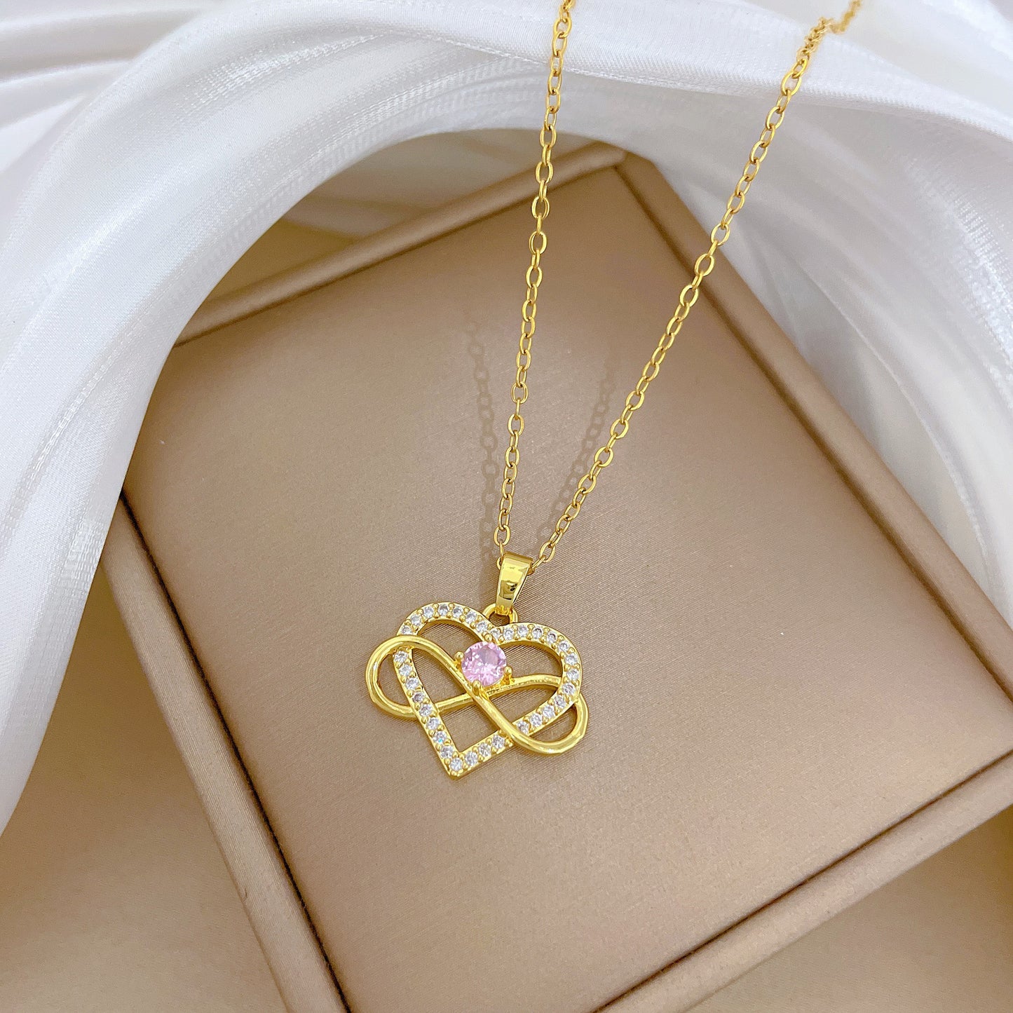 Charming Heart-Shaped Titanium Steel Necklace with Full Rhinestone Inlay for Women, Delicate Clavicle Chain with Romantic Floral and Nature-Inspired Design