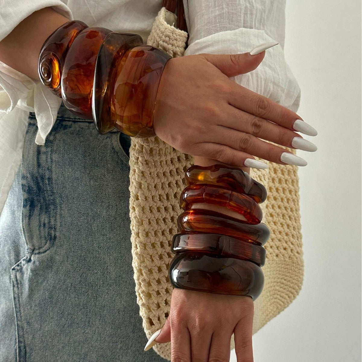 Vintage Geometric Acrylic Drip Oil Bracelet with Abstract Curved Texture