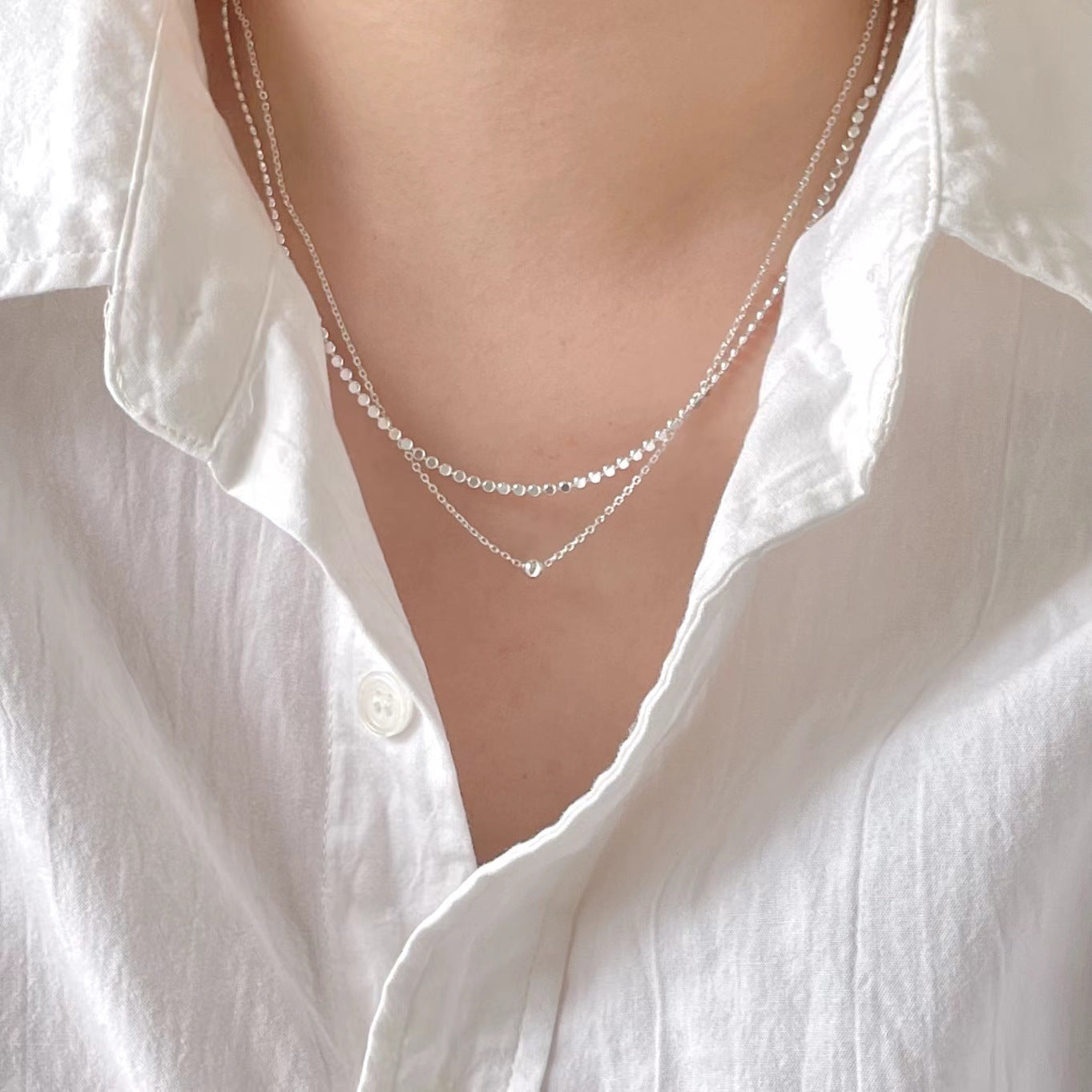 Collar minimalista de plata de ley 925 chapado en oro con lunares geométricos