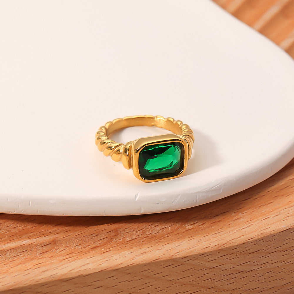 Anello Minimalista Geometrico Smeraldo Verde Strass da Donna in Acciaio Inossidabile Placcato Oro 18K