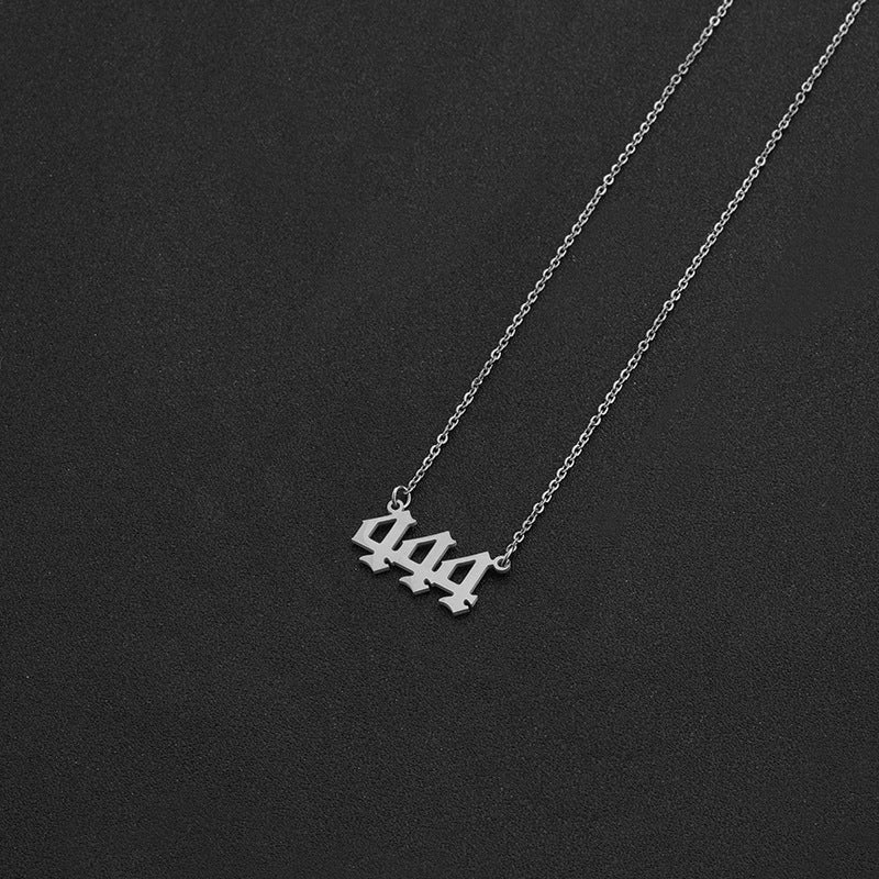 Collana con Ciondolo Numero Fortunato alla Moda per Donna in Acciaio Inossidabile e Acciaio al Titanio con Finitura Placcata Stile Catena Snake Design Numerico Minimalista