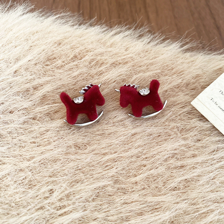 Pendientes de tuerca flocados con forma de caballo estilo lujo con perlas en plata de ley 925 bañada en oro de 18 quilates para mujer