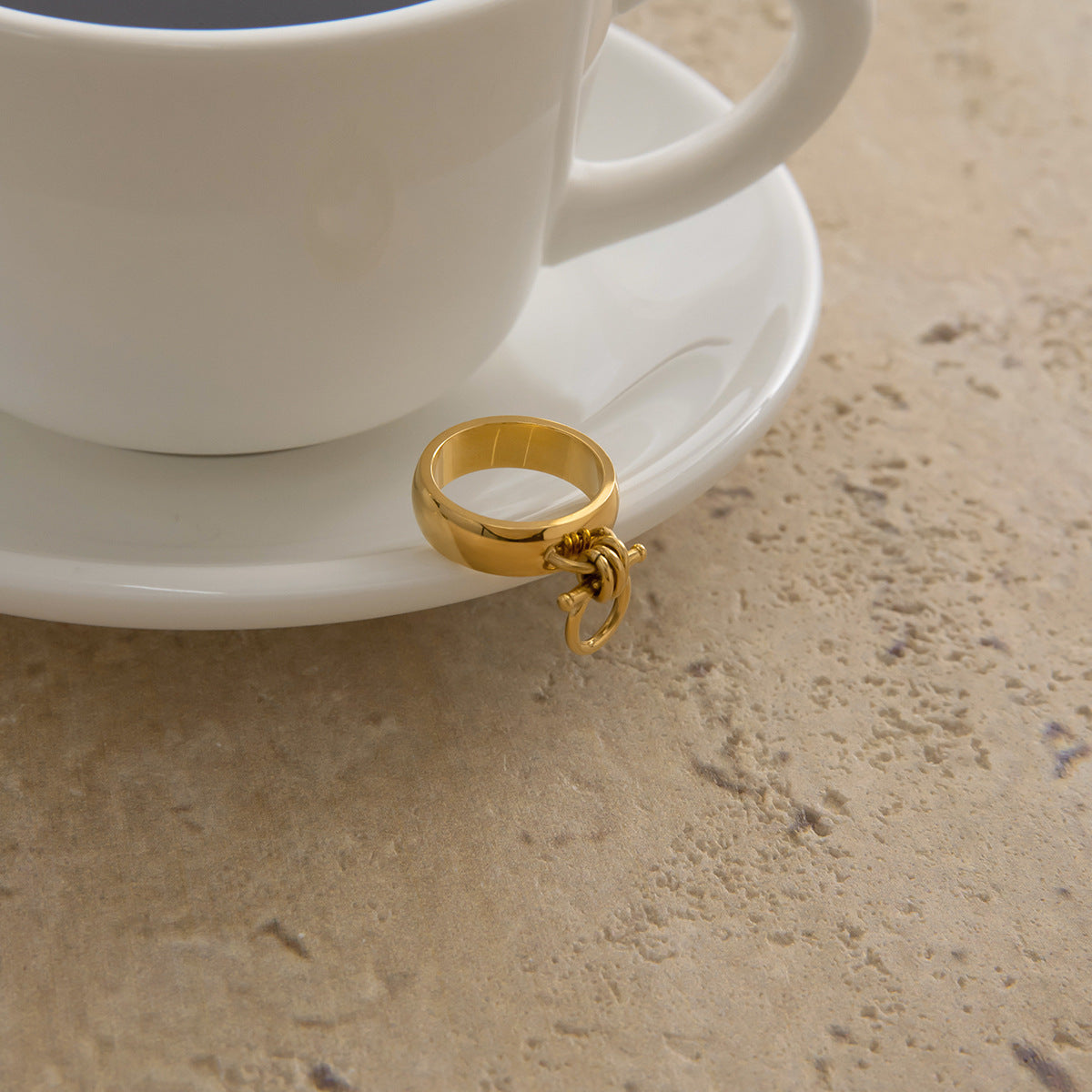 Anello geometrico in acciaio al titanio da donna con finitura galvanica Gioielli minimalisti alla moda