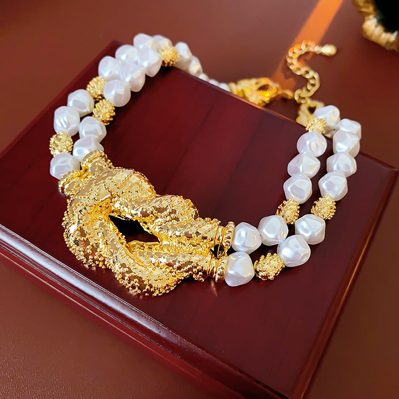 Collana da donna con perle a doppio strato annodate in stile francese chic con pendente geometrico, lega galvanizzata, elegante catena per clavicola