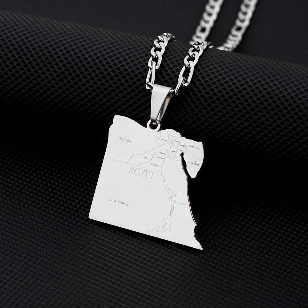 Collana con pendente etnico geometrico in acciaio inossidabile con ciondolo in acciaio al titanio e finitura placcata su catena a maglie ovali