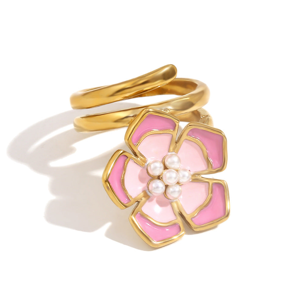 Collana da donna alla moda con ciondolo floreale e geometrico in acciaio inossidabile con placcatura in oro 18 carati e dettagli di petali smaltati