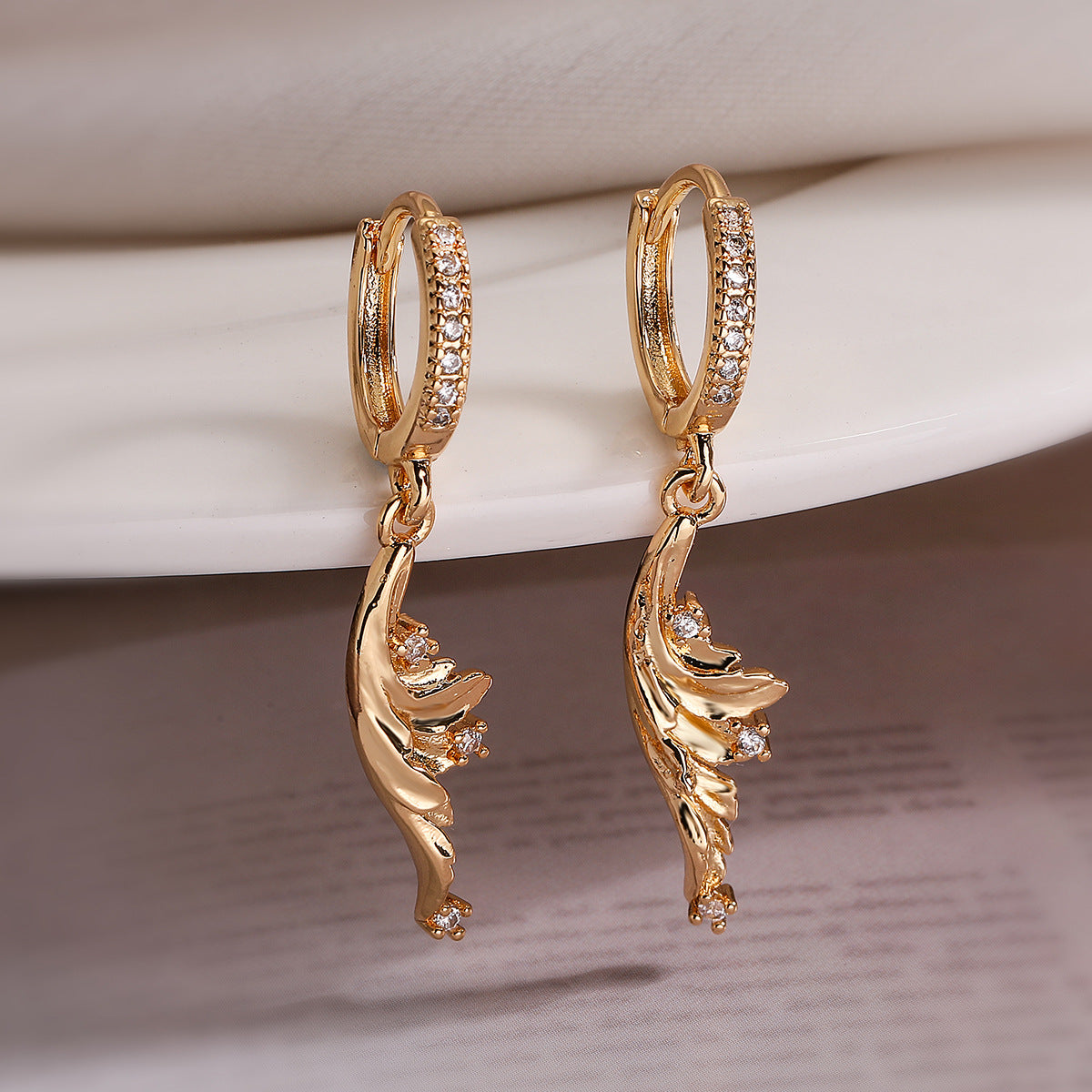 Minimalist Ginkgo Leaf Shaped Earrings for Women with Zircon Inlay on Copper Base