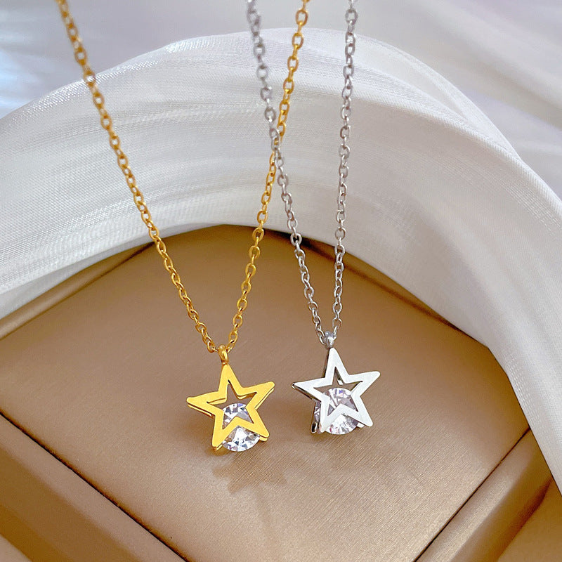 Collana Minimalista con Pendente a Stella a Cinque Punte in Acciaio al Titanio con Intarsio di Zirconi per Donna, Catena alla Clavicola di Moda