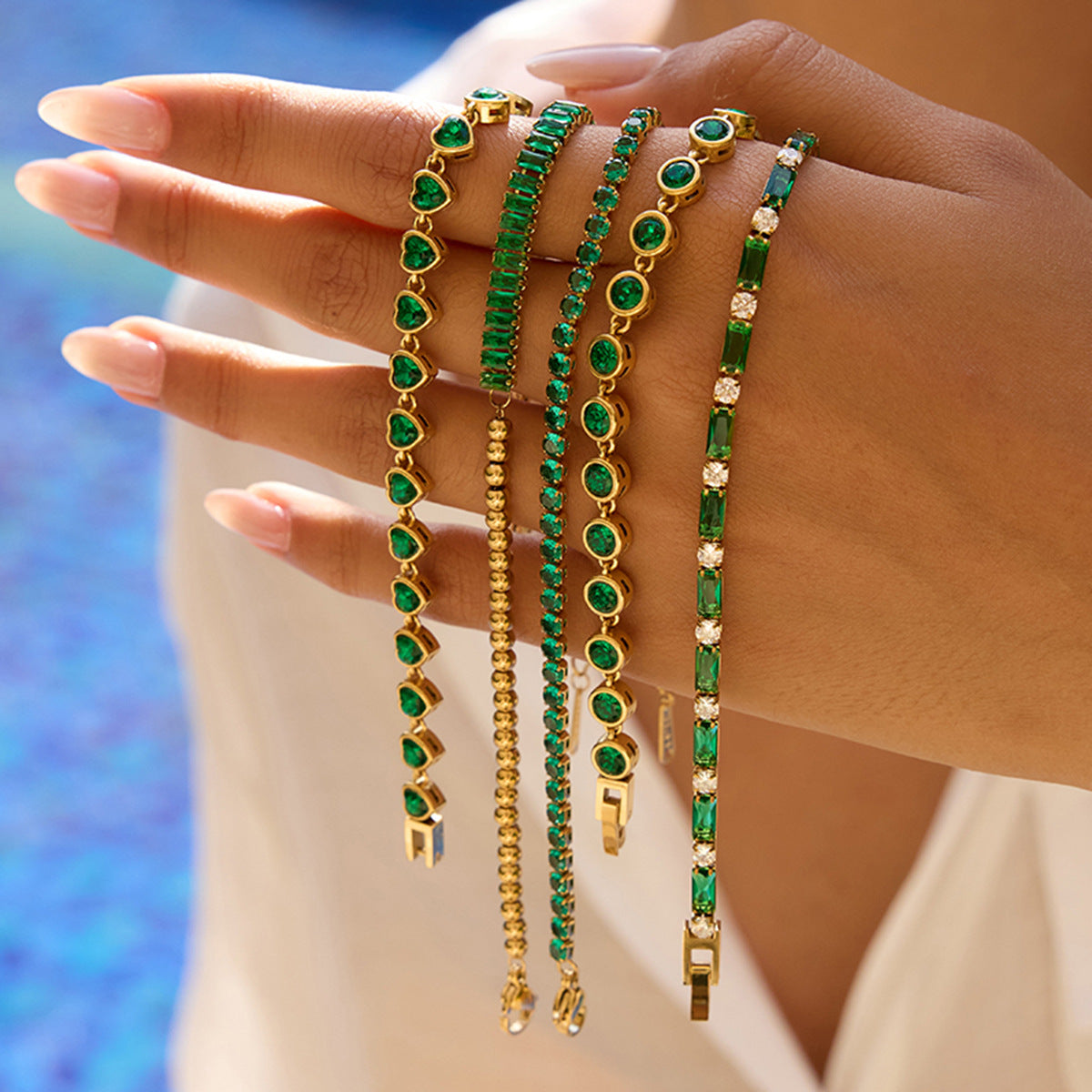 Bracciale minimalista a forma di cuore da donna in acciaio inossidabile placcato con zirconi, gioielli di lusso leggeri