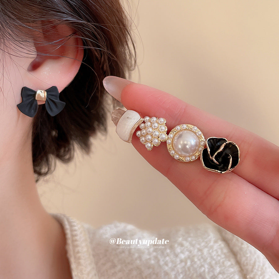 Orecchini a perno eleganti retrò a forma di fiocco con intarsio di strass e perni in acciaio per donna