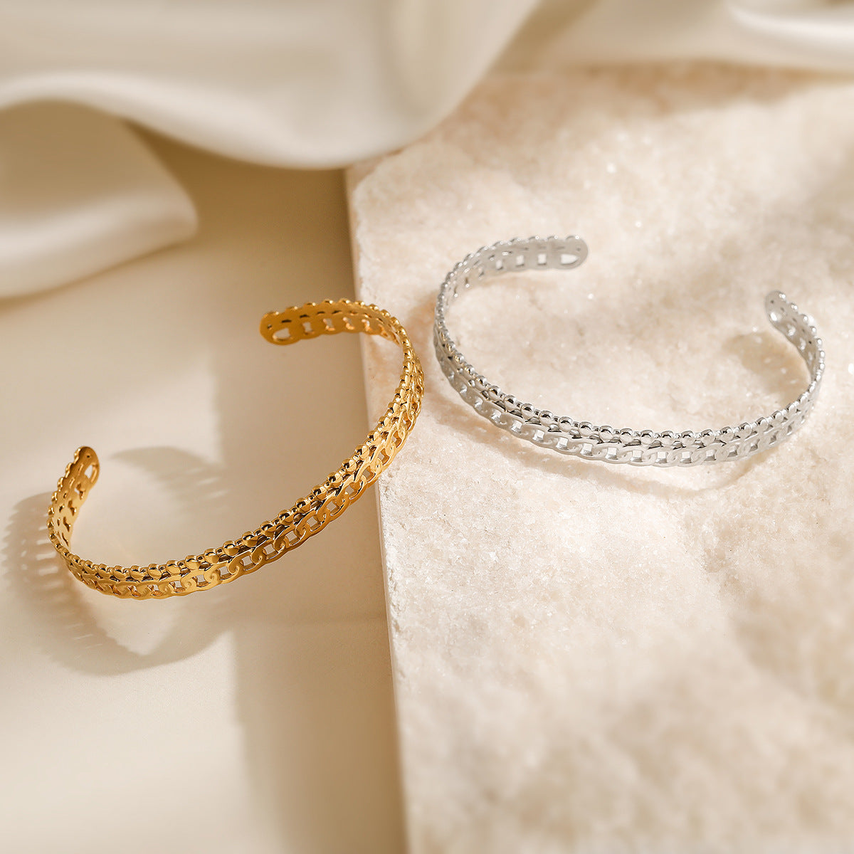 Minimalist Fashion C-Shaped Stainless Steel Bracelet for Women with 18K Gold Plating