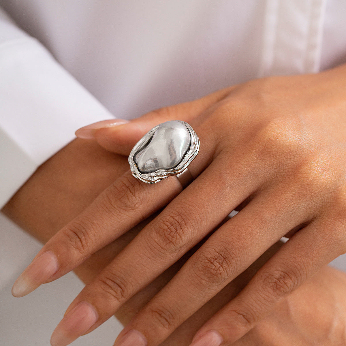 Irregular Baroque-Style Geometric Ring with Imitation Pearl Inlay and Plated Finish for Women