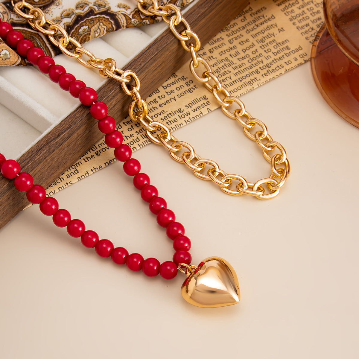 Vintage Heart Acrylic Beaded Alloy Pendant Necklace for Women