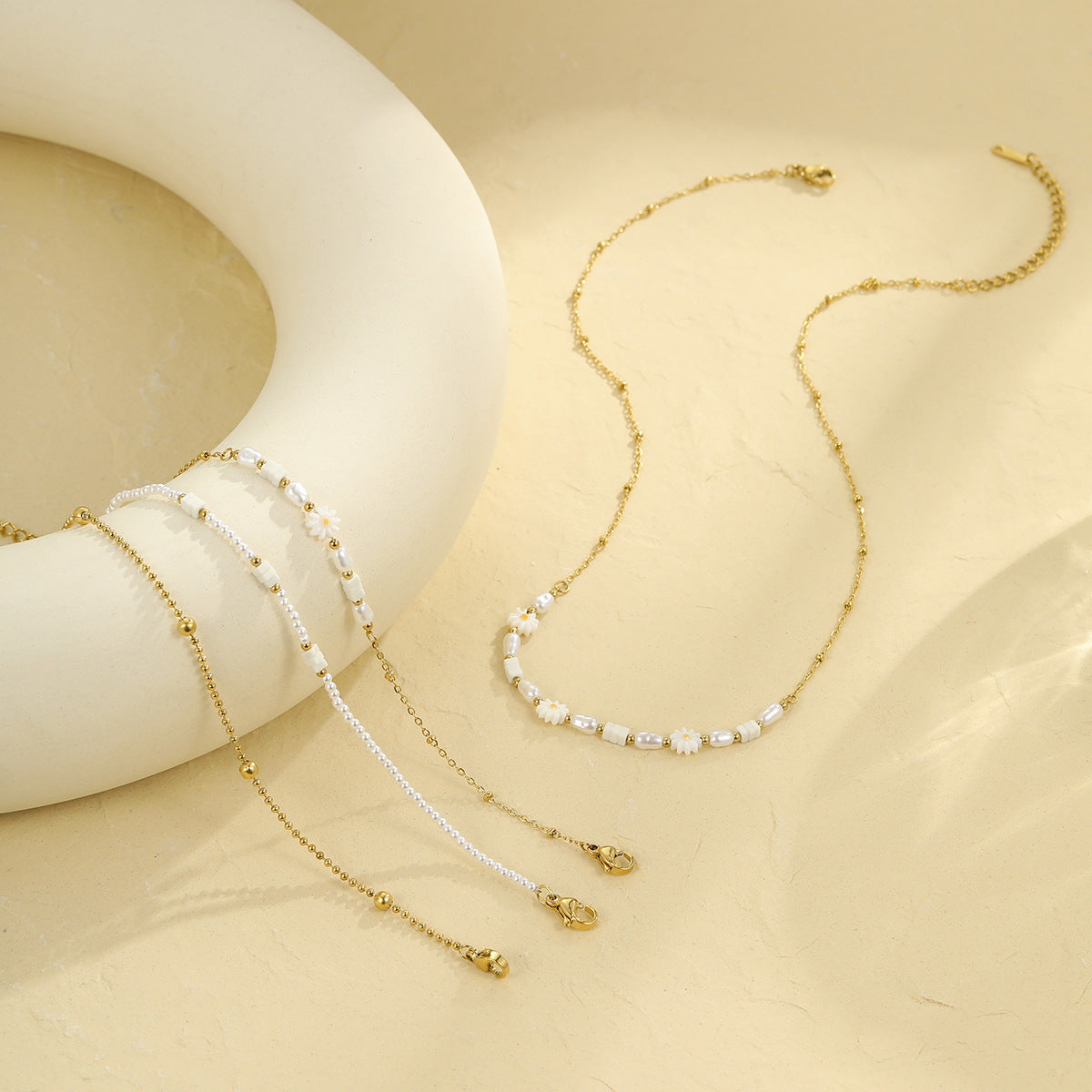 Collana Fashion con Perle Barocche a Sorriso per Donna con Catena in Acciaio Inossidabile, Design Geometrico Elettroplaccato, Gioielli Minimalisti per Clavicola