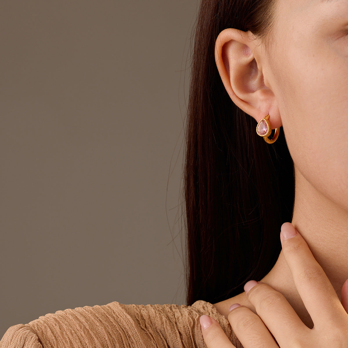 Pendientes de acero inoxidable con forma de lágrima de estilo vintage para mujer, con incrustaciones de diamantes de imitación, hipoalergénicos y resistentes a la decoloración