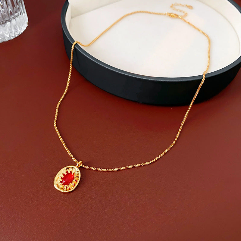 Collana con Ciondolo Ovale Vintage da Donna con Design Geometrico, Base in Rame e Finitura Galvanizzata, Catena Minimalista per Clavicola