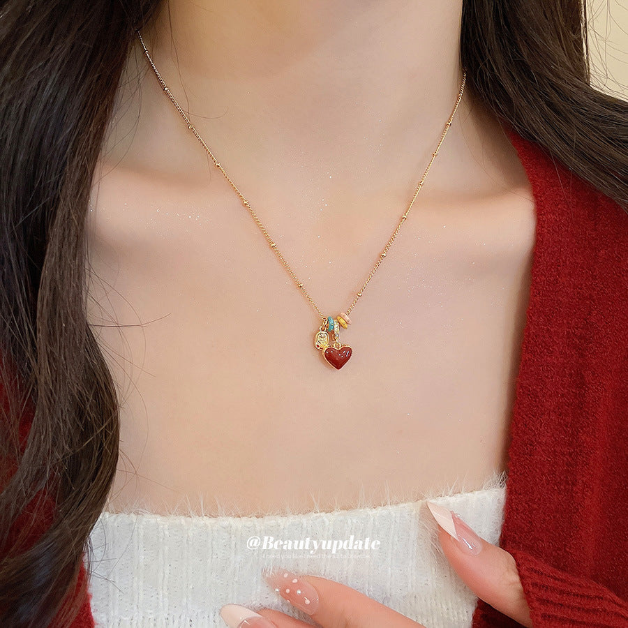 Collar para mujer de cobre chapado en oro de 18K con esmalte de corazón y nácar, estilo vintage