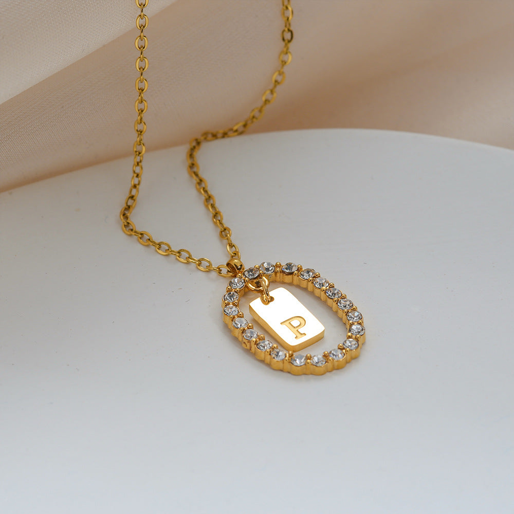 Collana da donna a maglione versatile in acciaio inossidabile ovale minimalista con lettera, placcata oro, con catena a maglie, con strass micro-pavé