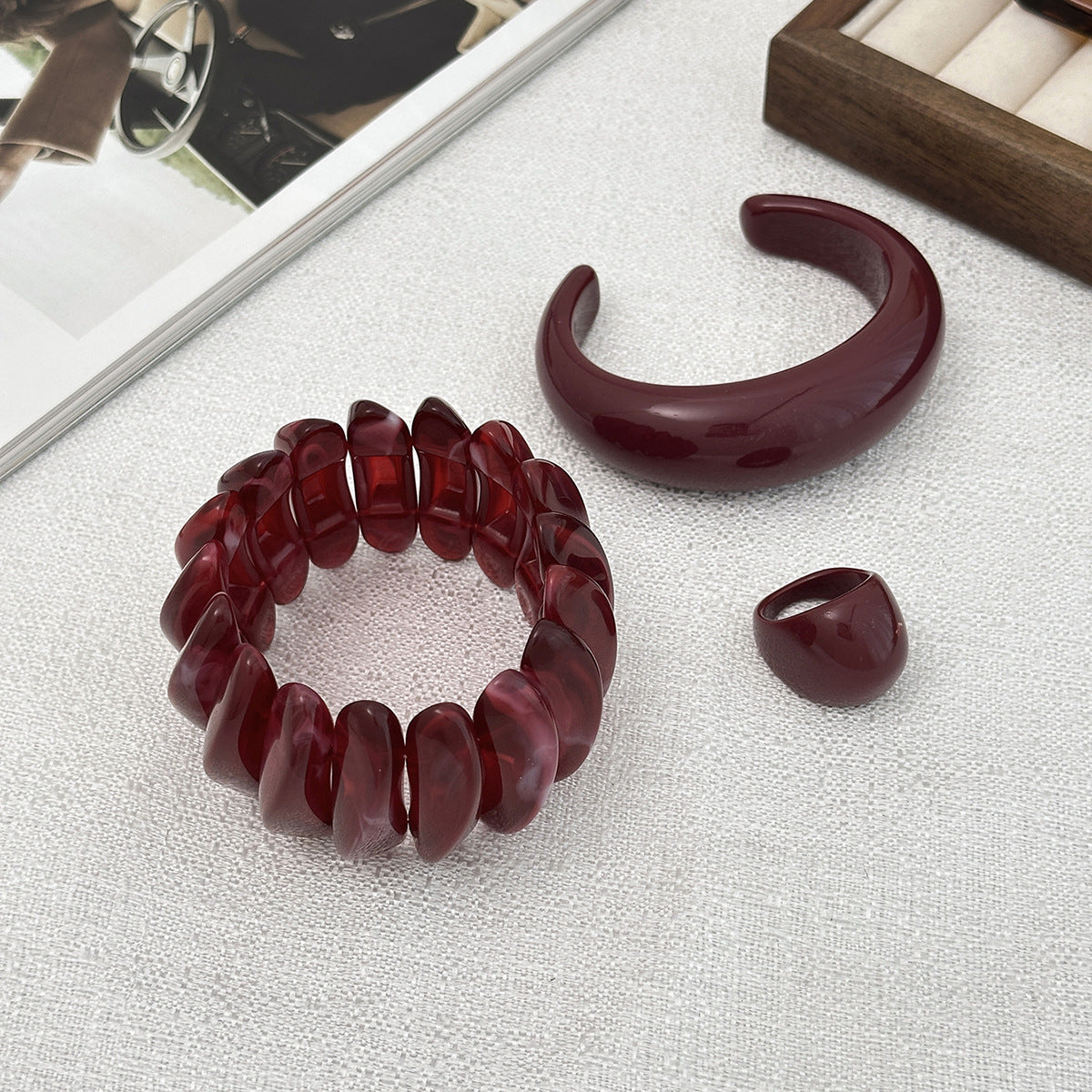Retro Oversized Red Ombre Tire-Shaped Wide C-Shape Bracelet for Women Handcrafted Resin Bangle Jewelry