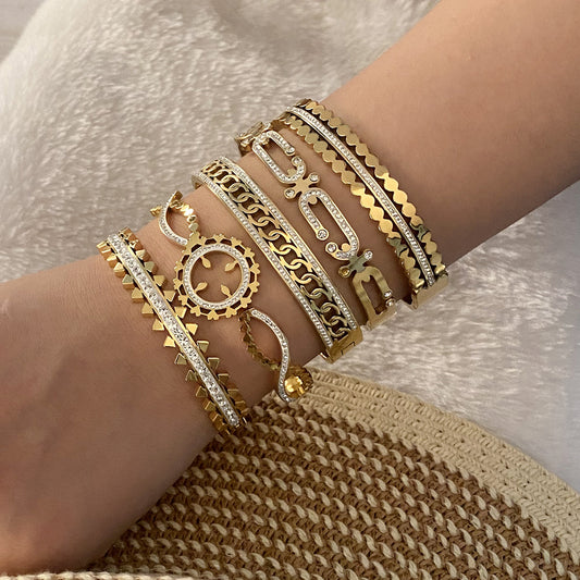 Fashionable Stainless Steel Hollow-Out Bracelet with Full Rhinestone Inlay for Women