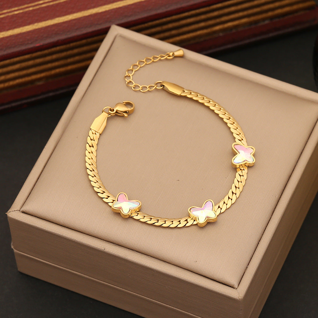 Fashionable Butterfly Pendant Necklace Set in Stainless Steel with Plated Finish for Women