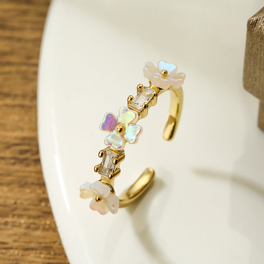 Anillo floral geométrico minimalista para mujer de latón con chapado en oro de 18 quilates e incrustaciones de circonitas