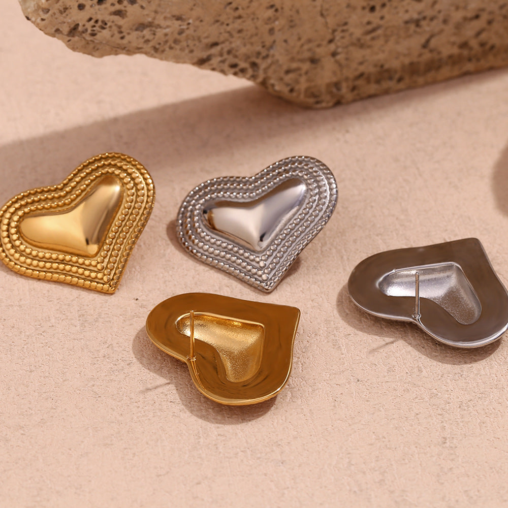 Fashionable OL Style Heart-Shaped Stainless Steel Earrings with 18K Gold Plating and Polished Surface