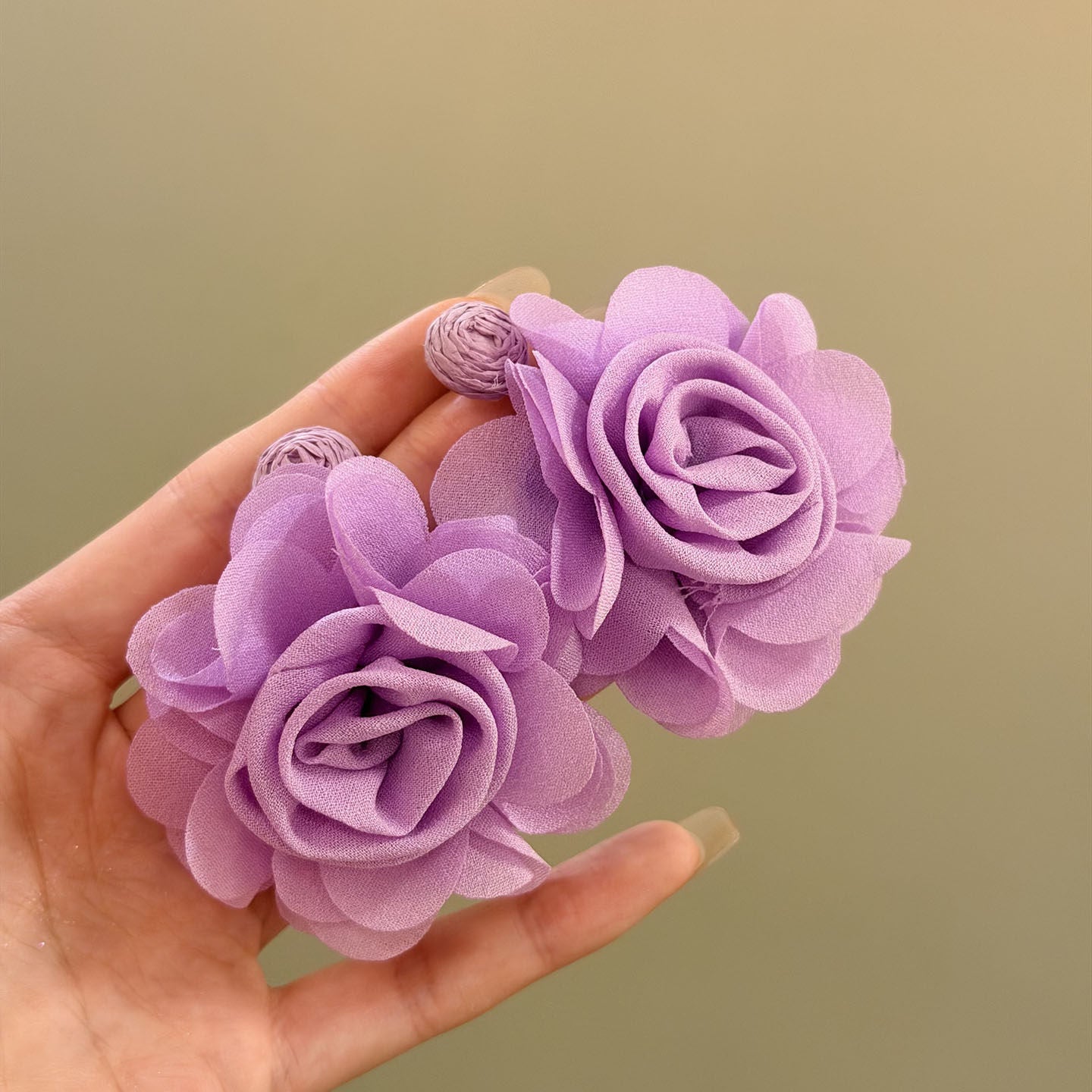 Orecchini a perno eleganti floreali in rame placcato con perni in acciaio inossidabile da donna, stile dolce e minimalista per vacanze al mare, gioielli per orecchie leggeri di lusso
