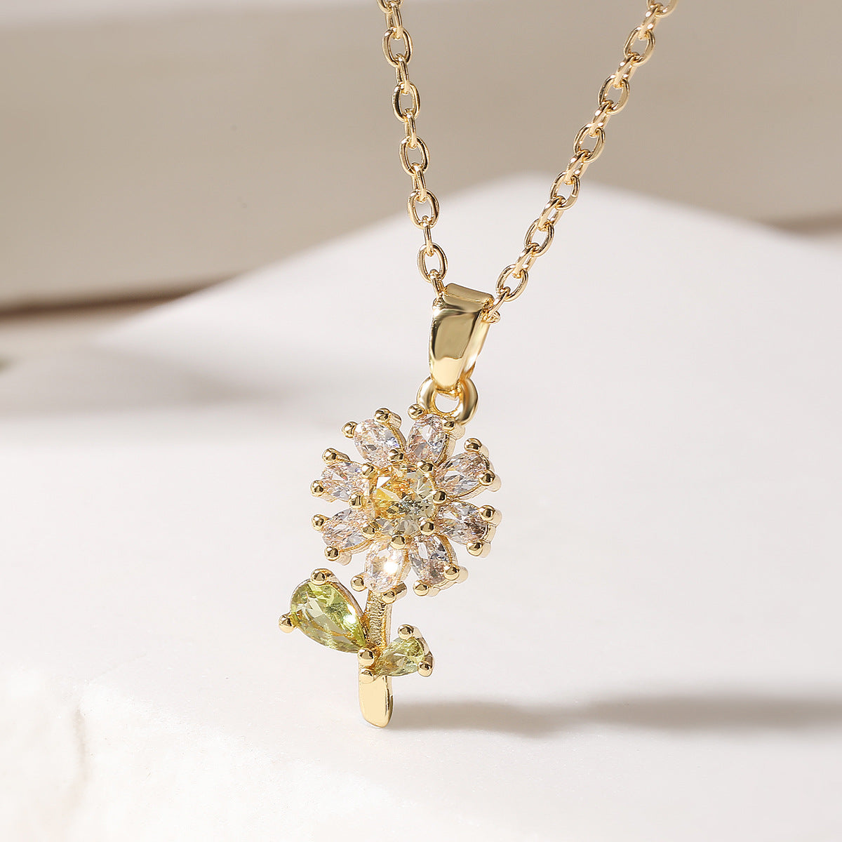 Minimalist 18K Gold Plated Brass Geometric Cubic Zirconia Sunflower Pendant Necklace for Women