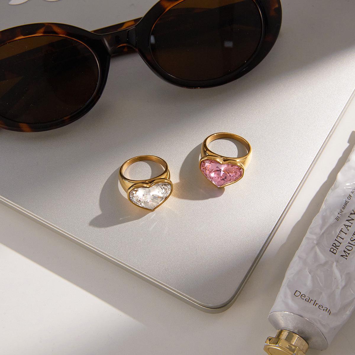 Anillo de Acero de Titanio en Forma de Corazón con Incrustaciones de Diamantes de Imitación para Mujer, Baño de Oro PVD al Vacío, Accesorio de Moda con Diseño Geométrico