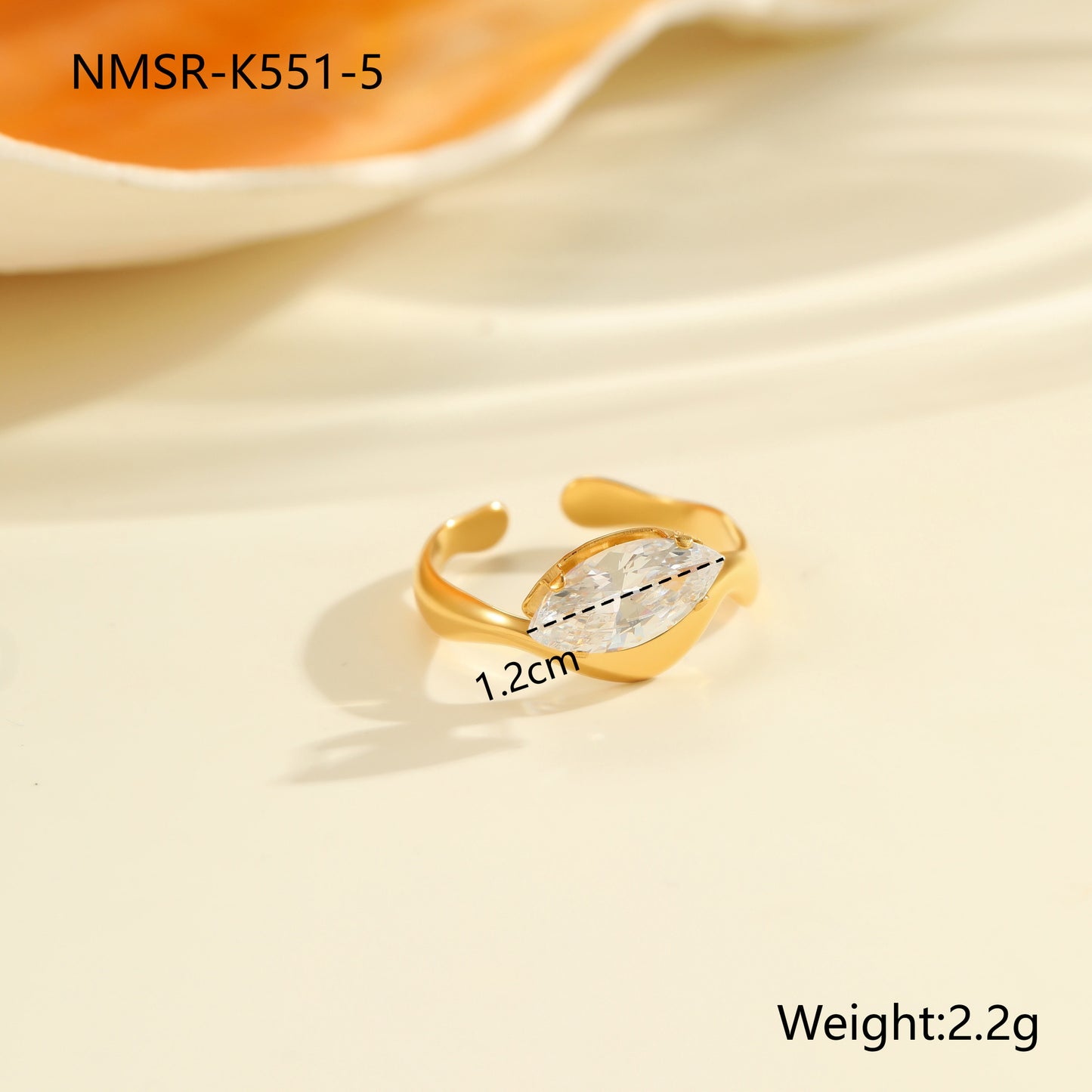 Anello minimalista irregolare geometrico in acciaio al titanio con intarsio di zirconi e placcatura in oro 18 carati per donna